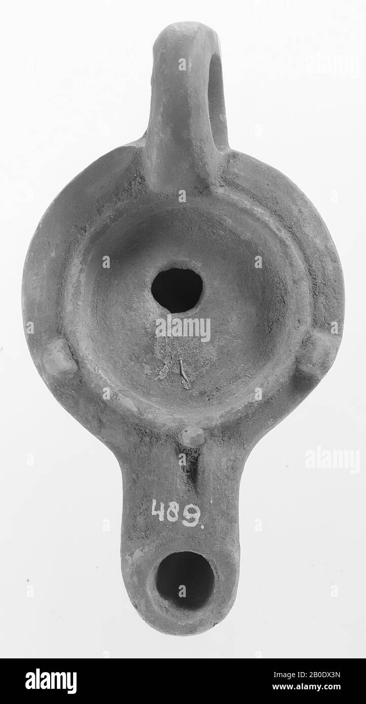 Antichità classica, lampada ad olio, terracotta, terracotta, 4,2 x 8,8 x 4,8 cm, fine 1st e inizio 2nd secolo d.C., 50-150, Germania Foto Stock