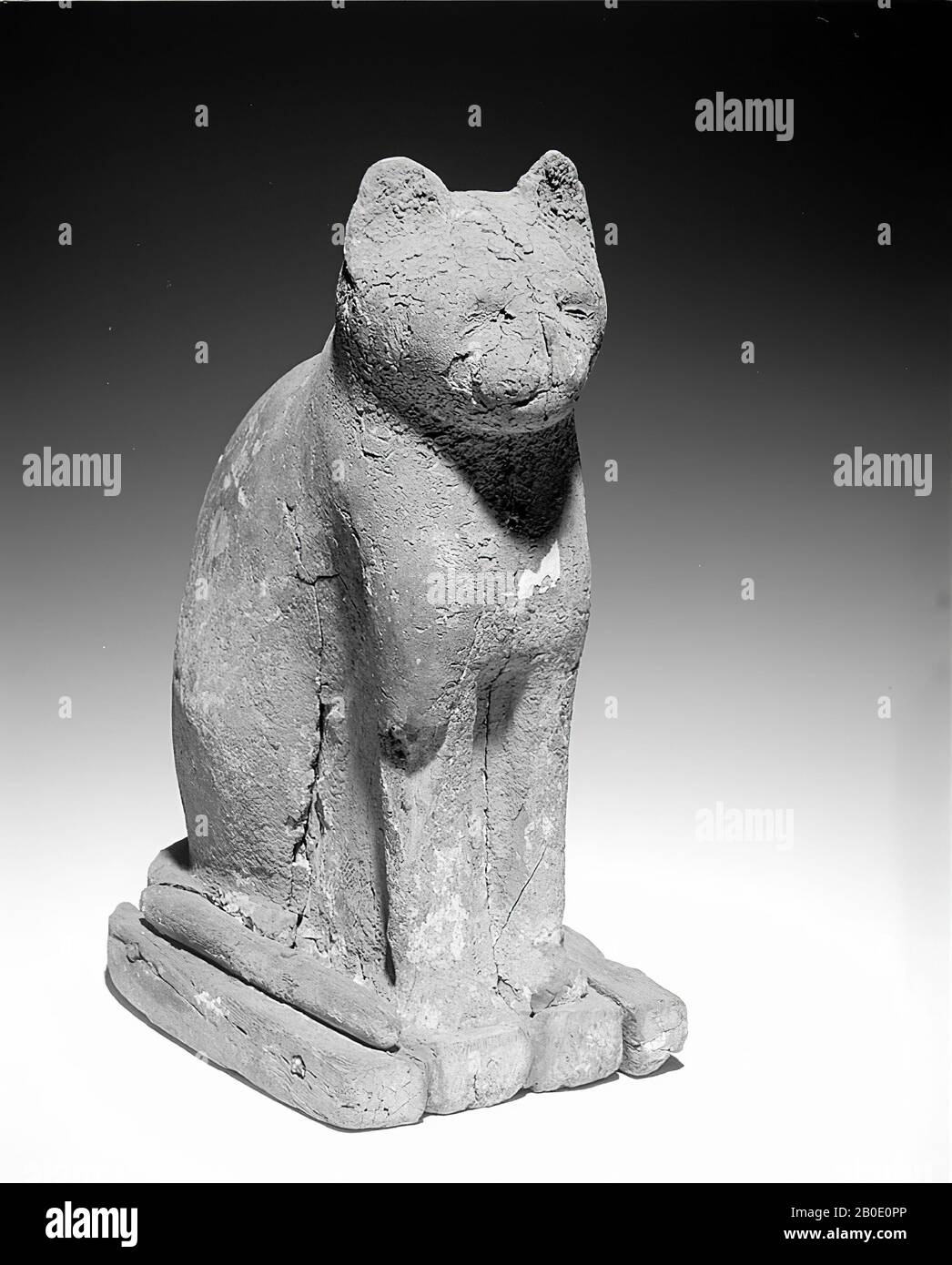 Egitto, mummia titolare, mummia, mammifero, legno, mummia, lino, 34 x 23 x 16 cm, 500 BC-300 ad, Egitto Foto Stock