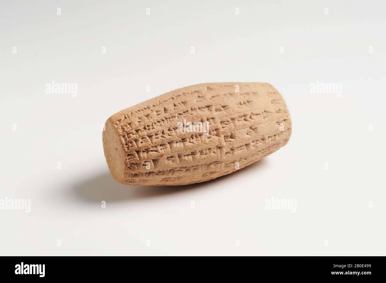 Antico Vicino Oriente, cilindro, iscrizione, terracotta, argilla, L 10 cm, D 5 cm, periodo neobabilonese 634-562 a.C. Foto Stock