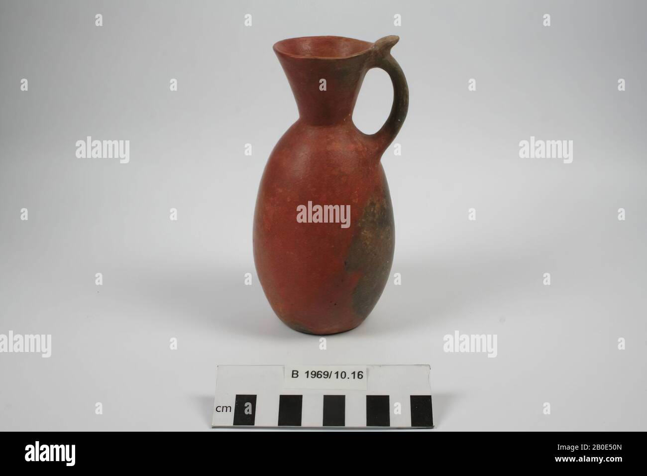 Antico Vicino Oriente, stoviglie, terracotta, H 16,5 cm, D 8 cm, Età del ferro II-III 900-700 a.C., Iran Foto Stock