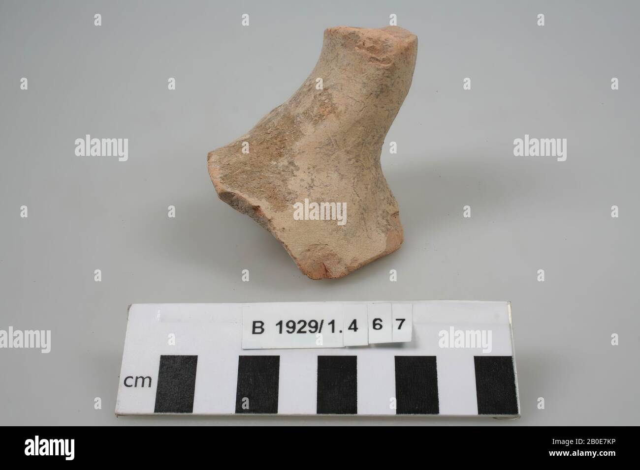 Un frammento di orecchio, vasellame, terracotta, L 7,8 cm, Palestina Foto Stock