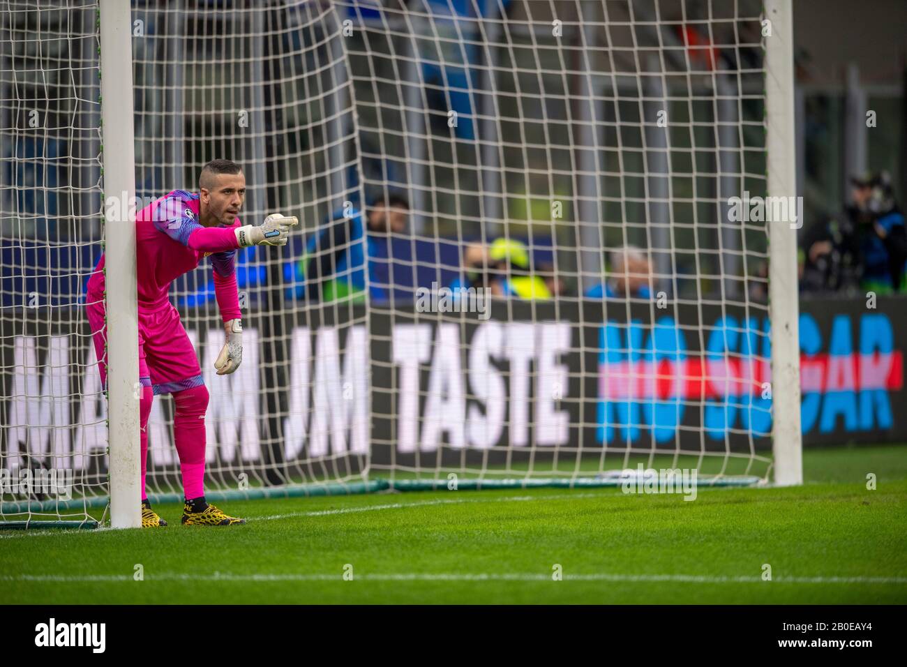 Jaume Domenech Sanchez (Valencia CF) durante la Uefa Champions League Round di 16 partite tra Atalanta 4-1 Valencia CF allo stadio Giuseppe Meazza il 19 febbraio 2020 a Milano, Italia. (Foto di Maurizio Borsari/AFLO) Foto Stock