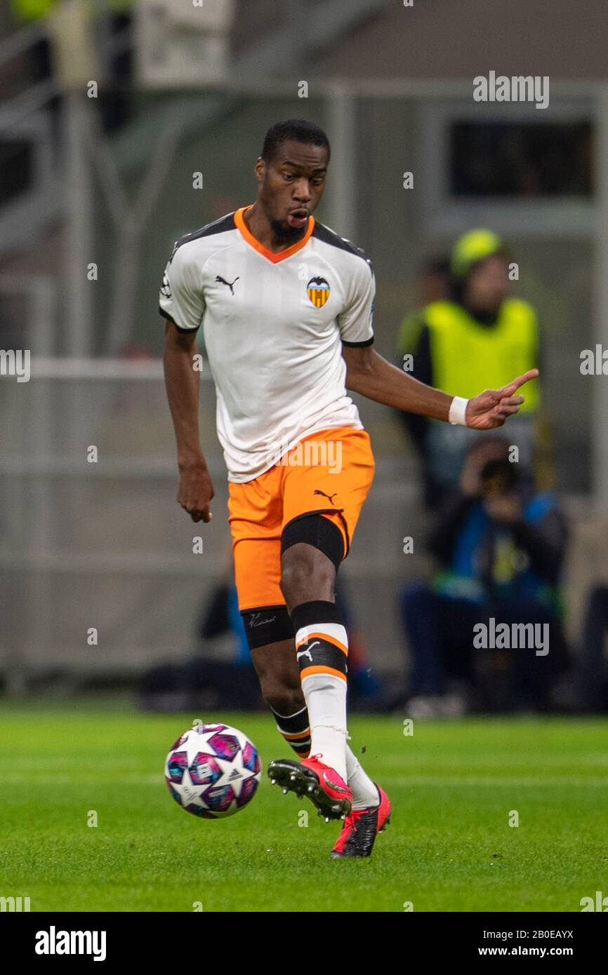 Geoffrey Kondogbia (Valencia CF) nel corso Della Uefa Champions League Round di 16 partite tra Atalanta 4-1 Valencia CF allo stadio Giuseppe Meazza il 19 febbraio 2020 a Milano, Italia. (Foto di Maurizio Borsari/AFLO) Foto Stock