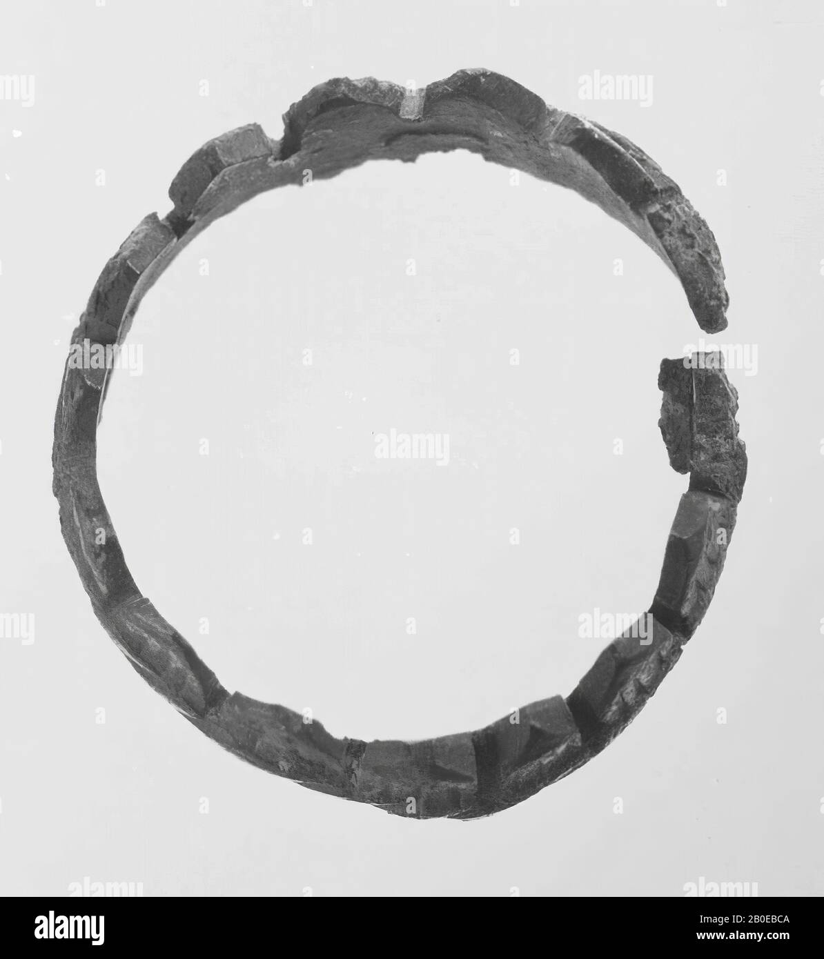 Anello in rame, anello, metallo, rame, romano 0-100, Paesi Bassi, Friesland, Littenseradiel, Oosterend, terp Foto Stock