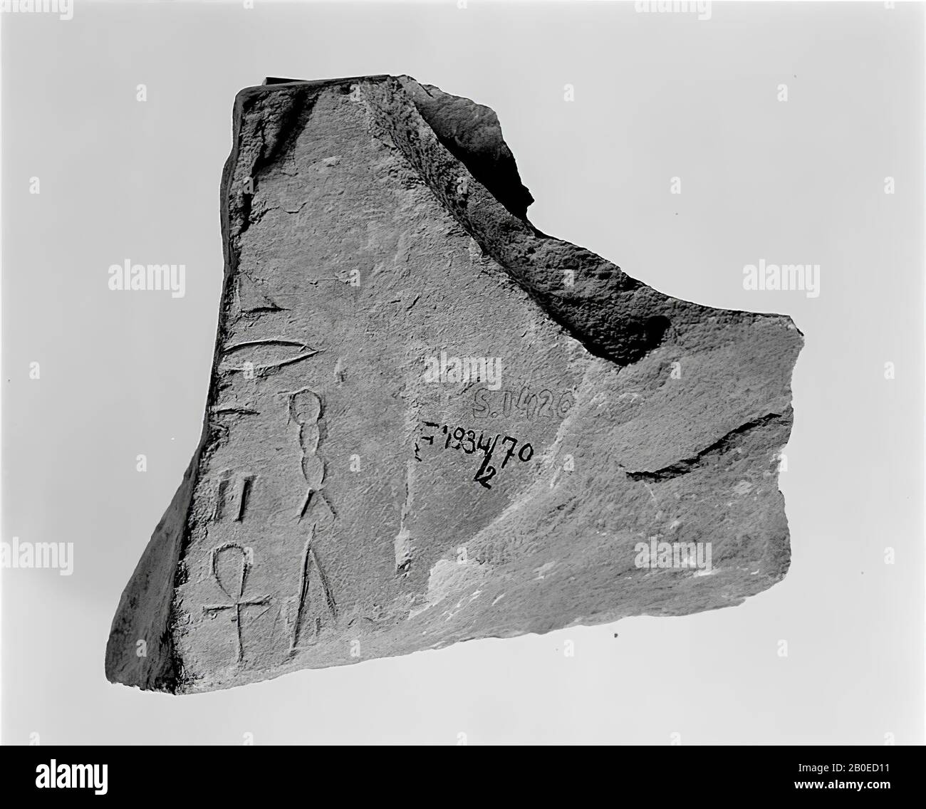 Iscrizione, rilievo, calcare, 14.5 x 18.5 x 10 cm, Regno Medio, Dinastia 12th, Egitto Foto Stock