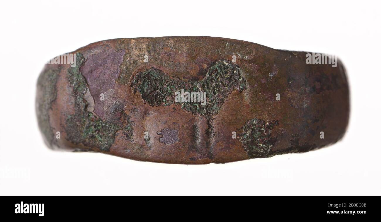 Anello, metallo, bronzo, 0,8 cm, ø 2,2 cm, Iran Foto Stock