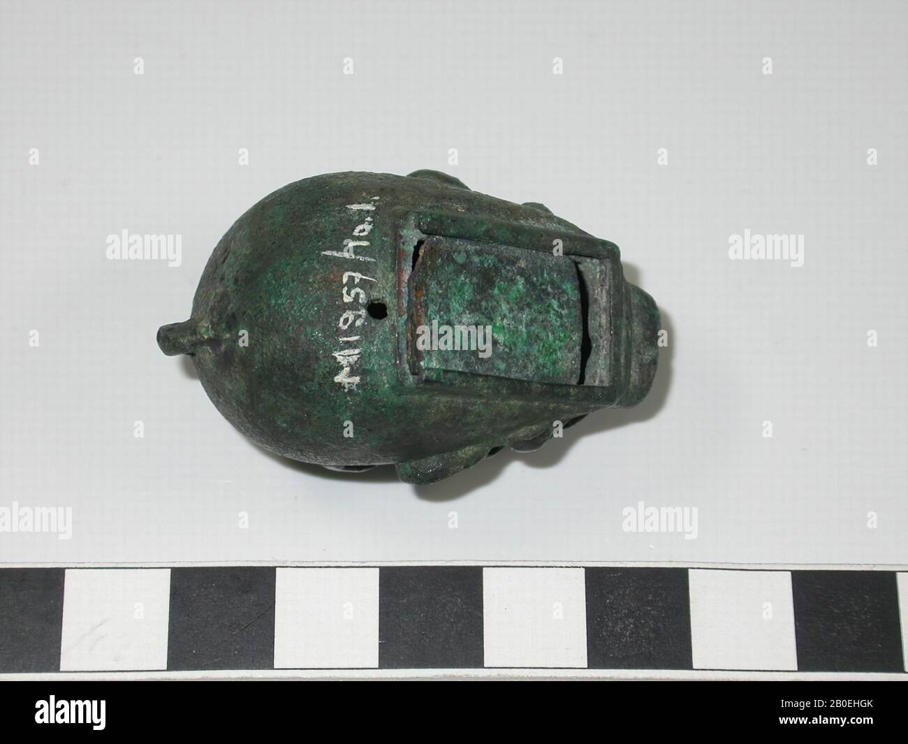 Coppa, amuleto (?), Metallo, bronzo, 4,3 cm, età imperiale romana Foto Stock