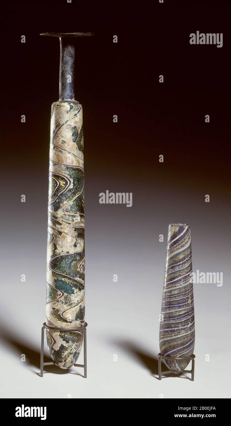 Tubo di glaspato (bottiglia olfattiva). Fili di vetro colorati con oro mescolato come la vata murrhina dei Persiani. Taglio superiore liscio., bottiglia Odor, vetro, vetro dorato, 10,5 cm, Grecia Foto Stock