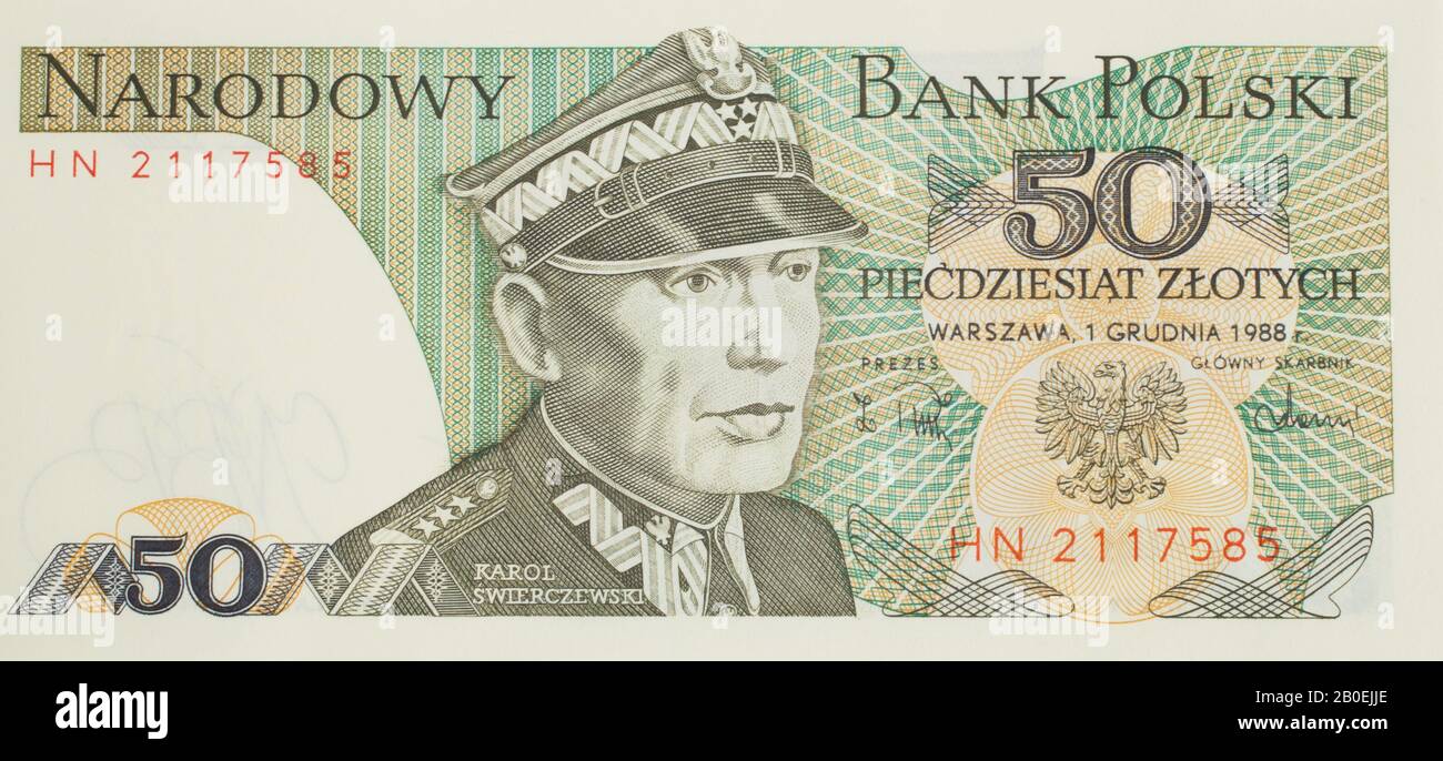 Una vecchia nota bancaria polacca degli anni '70, 50 Zlotych, con Karol Swierczewki Foto Stock