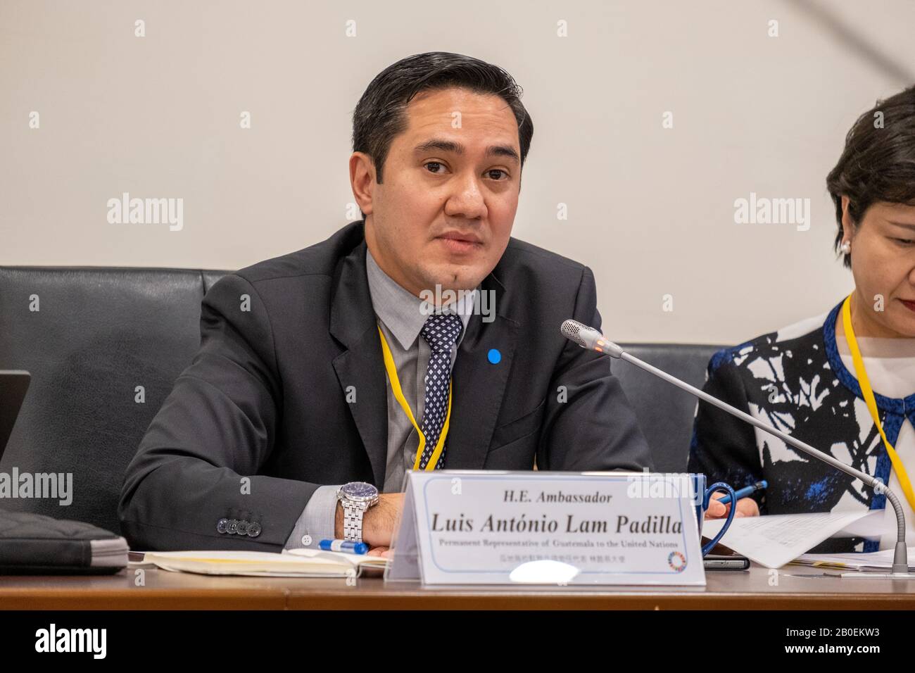 Luis Antonio Lam Padilla, Rappresentante permanente del Guatemala presso le Nazioni Unite durante il seminario con gli ambasciatori degli alleati di Taiwan presso le Nazioni Unite per affrontare i progressi di Taiwan in materia di clima e per parlare del riconoscimento di Taiwan all'interno delle istituzioni internazionali.L'Agenda 2030 per gli obiettivi di sviluppo sostenibile (SDG) è stata adottata da tutte le Nazioni Unite Stati membri nel 2015. Foto Stock