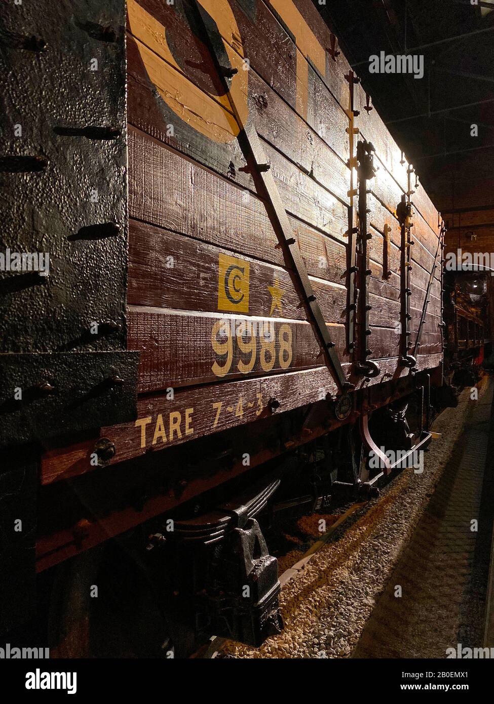 Vagone merci d'epoca nel National Railway Museum di York, Inghilterra. Foto Stock