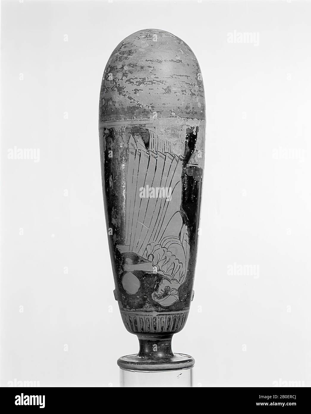 Alabastron soffitta di figura rossa. Donna in chiton, che tiene uno specchio, e la gioventù in mantello. Kalathos. Gruppo di Leiden 1957. Soffitta alabastro figurato rosso sulla donna anteriore con specchio e kalathos, dall'altro lato di un uomo in mantello. Due fasce verticali con melograni tra le prestazioni. Gruppo di Leiden 1957., vaso, alabastro, terracotta, figura rossa, Attico, 17,8 cm, ø 1,7 cm, rossore, Attico, gruppo di Leiden 1957. -475 Foto Stock Alabastron soffitta di figura rossa. Donna in chiton, che tiene uno specchio, e la gioventù in mantello. Kalathos. Gruppo di Leiden 1957. Soffitta alabastro figurato rosso sulla donna anteriore con specchio e kalathos, dall'altro lato di un uomo in mantello. Due fasce verticali con melograni tra le prestazioni. Gruppo di Leiden 1957., vaso, alabastro, terracotta, figura rossa, Attico, 17,8 cm, ø 1,7 cm, rossore, Attico, gruppo di Leiden 1957. -475 Foto Stock
