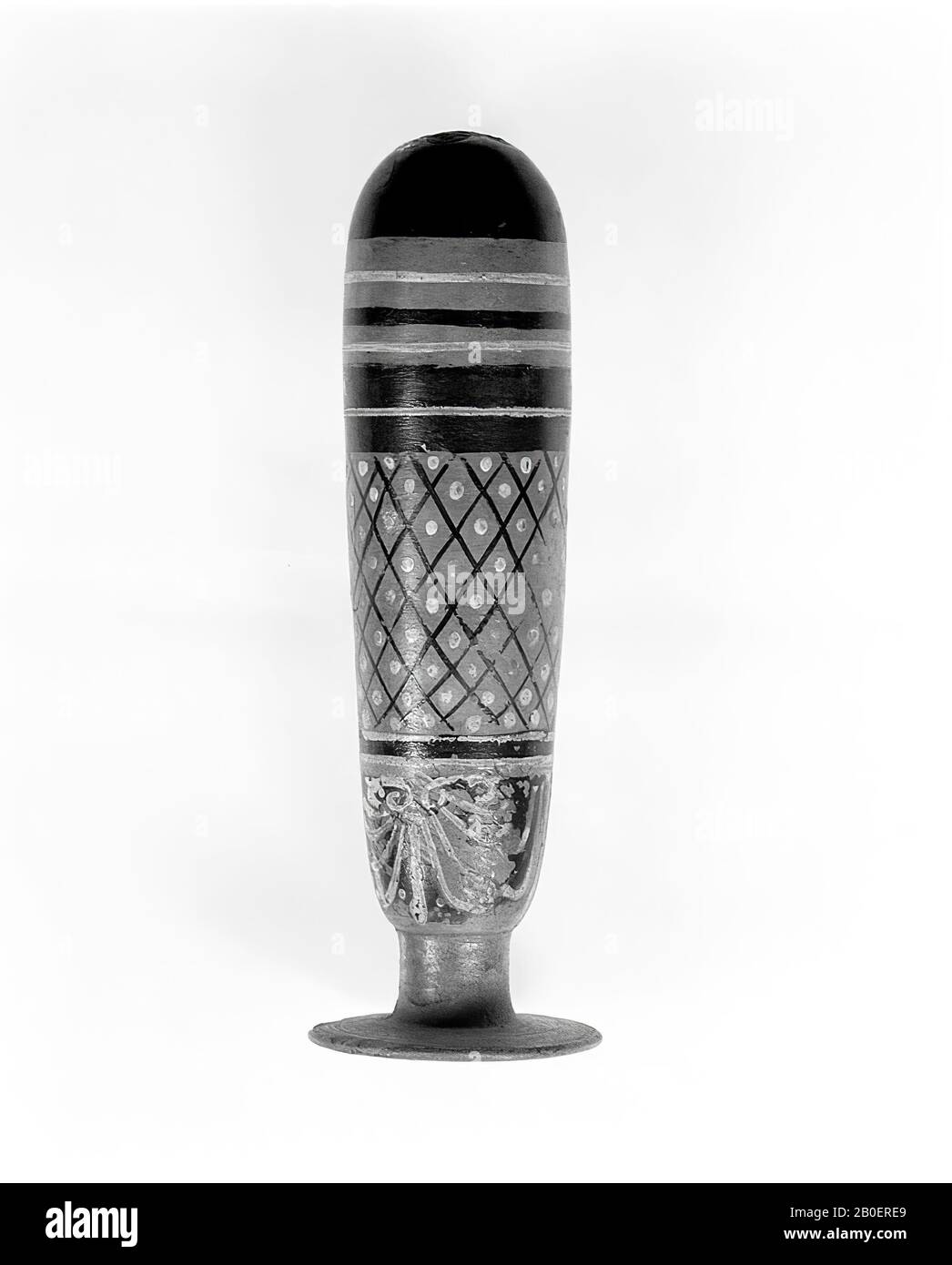 Alabastron soffitta di figura rossa. Rete. Alabastro rosso-figurato attento. Mesh., vaso, alabastro, terracotta, finitura rossa, Attico, 13,4 cm, ø 3,4 cm, classico, rosso, Attico -400 Foto Stock