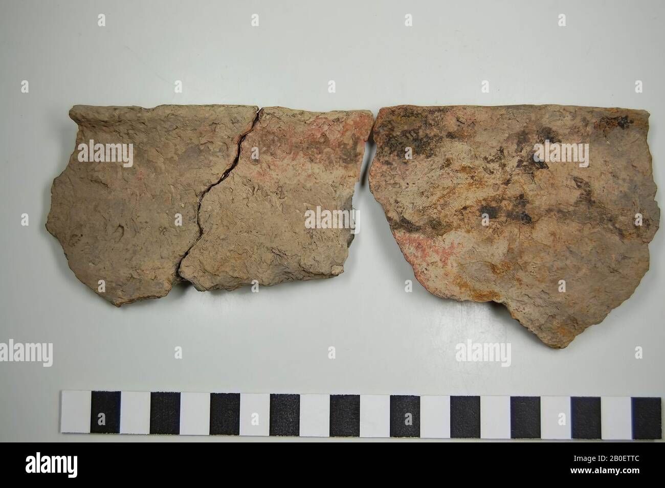 2 frammenti di ceramica di briccheta, frammenti, ceramica, preistoria, Paesi Bassi, Brabante Nord, Oss, Oss, Ussen Foto Stock