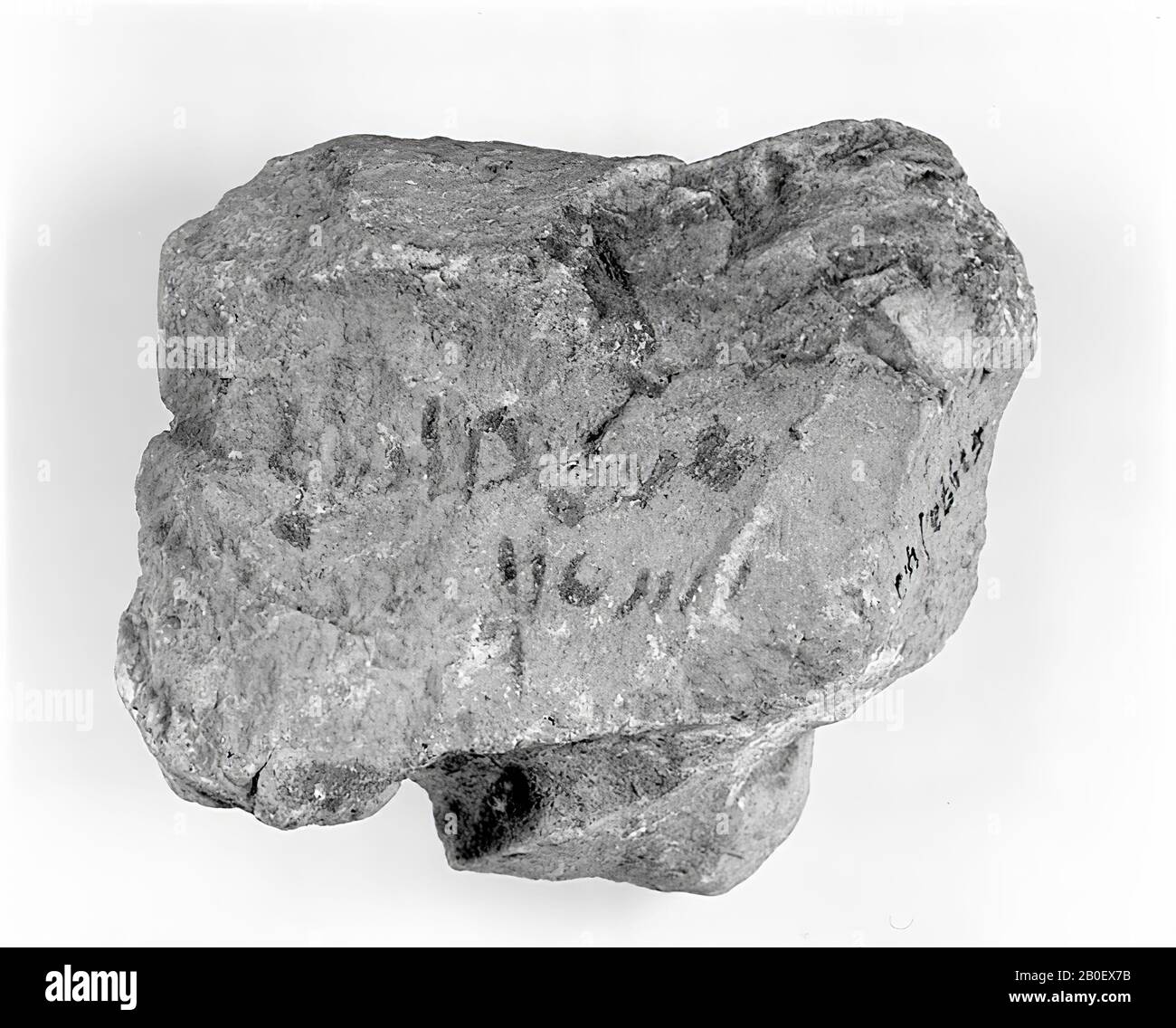 Lista dei nomi, ostracono, demotico, calcareo, 9 x 10,2 cm, greco-romano, Egitto Foto Stock