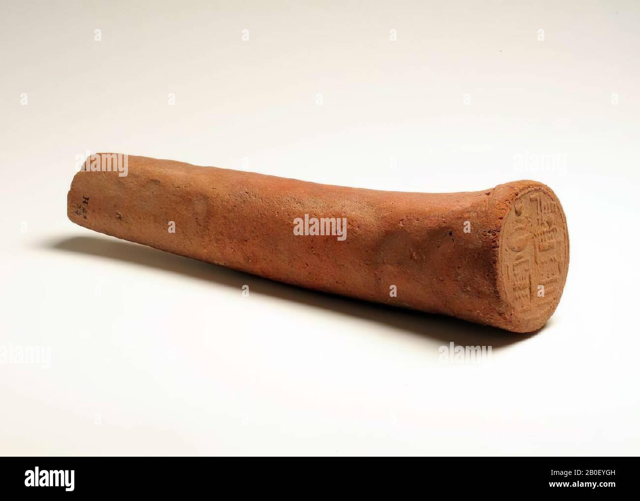 Egitto, cono tomba, terracotta, 32,5 x 7,9 cm, 12 13, 16 x 3 1, 8 in, nuovo Impero, Egitto Foto Stock