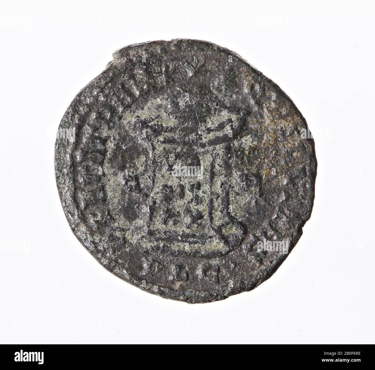 VZ: Busto laurato, drappeggiato, in cuirass n.r., CRISPUS - NOB CAES, Kz: Globo sull'altare, sopra 3 stelle, BEATA TRAN-QVILITAS, sull'altare VO Foto Stock