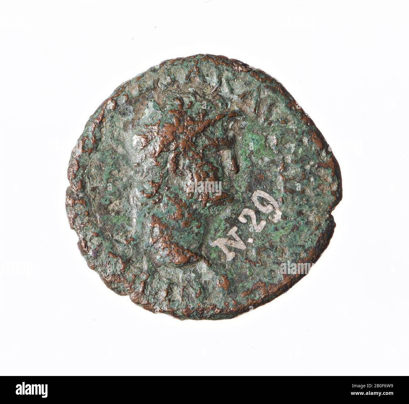 VZ: Busto allettato n.r. con globo al collo, nero CLAVD CAESAR AUG GE [..., Kz: Roma n.l. seduta, moneta, semis, Nero, metallo, rame, diam. 21 mm, peso 3,88 gr, Roman 64-66, Paesi Bassi, Gelderland, Nijmegen, Nijmegen Foto Stock