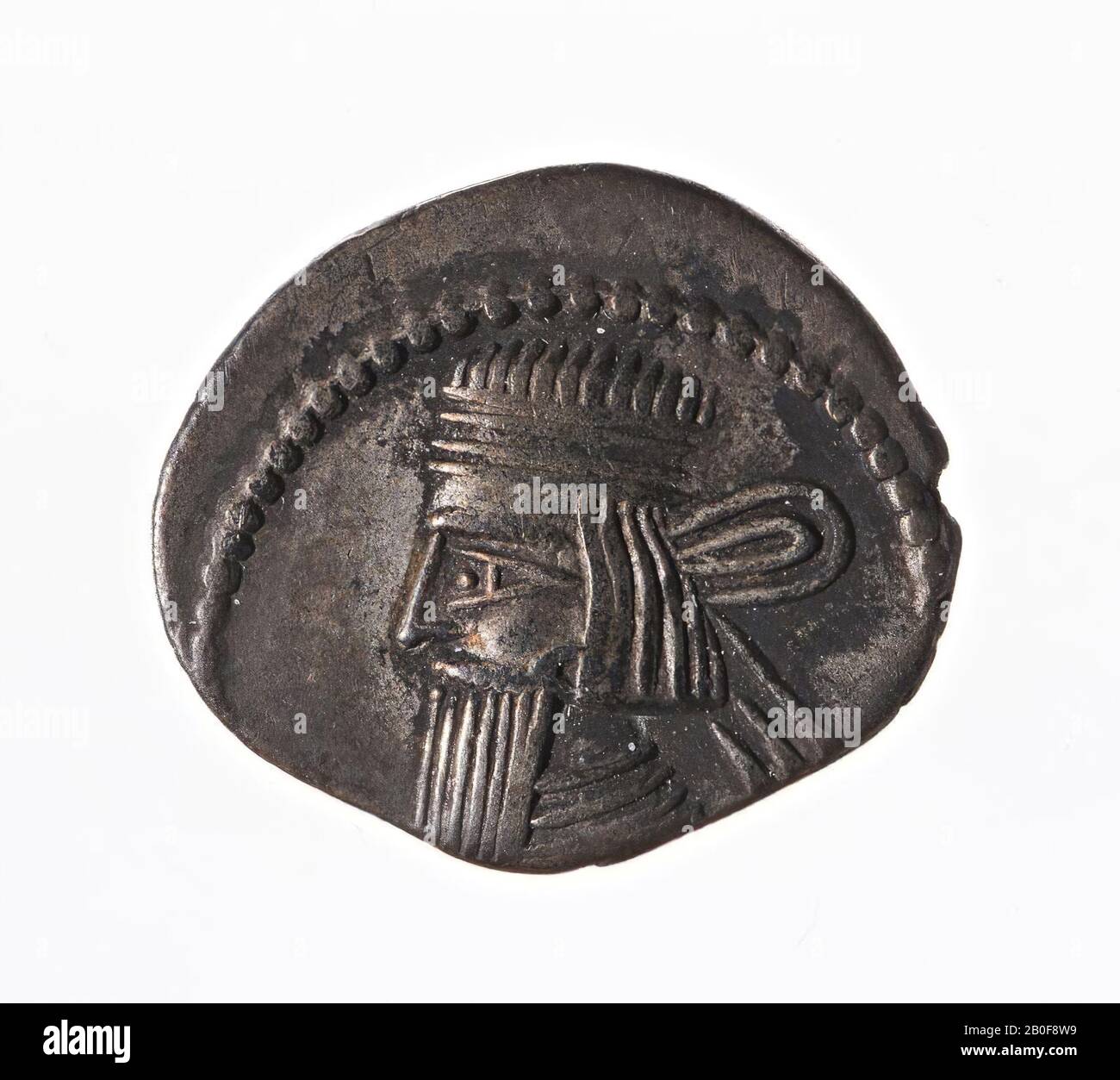 VZ: Re BUSTION L., Kz: Seduto su trono n.r., BASILEOOS BASILEOON ARSAKOU EUERGETOU DIKAIOU EPIFANOUS FILELELENOS, moneta, dracma, Parthia, Gotarzes II, metallo, argento, Diam. 19x21 mm, peso 3,63 gr, gr 41-51, Belgio Foto Stock