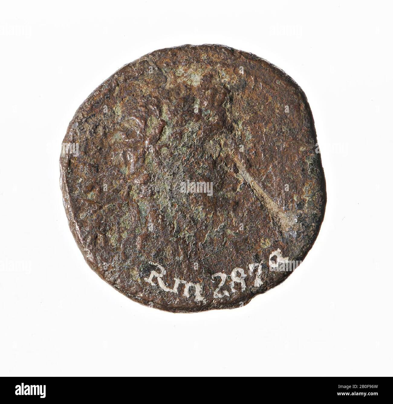 VZ: Laurelled Head n.r., CAESAR [PONT MAX], Kz: Altare di Lione, ROM ET AGO, moneta, asse, agosto, metallo, rame, diam. 25 mm, peso 10,83 gr, Romano BC 8-3, Paesi Bassi, Gelderland, Maasdriel, Rossum Foto Stock