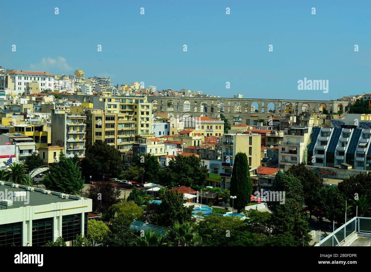 Grecia, Kavala, vista sull'acquedotto medievale Kamares Foto Stock