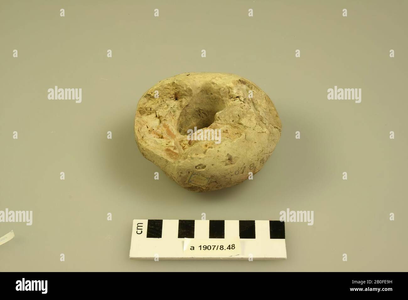 Paesi Bassi Medioevo, netto più pesante, terracotta, loam, h, 6 cm, diam, 10,2 cm, posizione, Paesi Bassi, Friesland, Menameradiel, Beetgum Foto Stock
