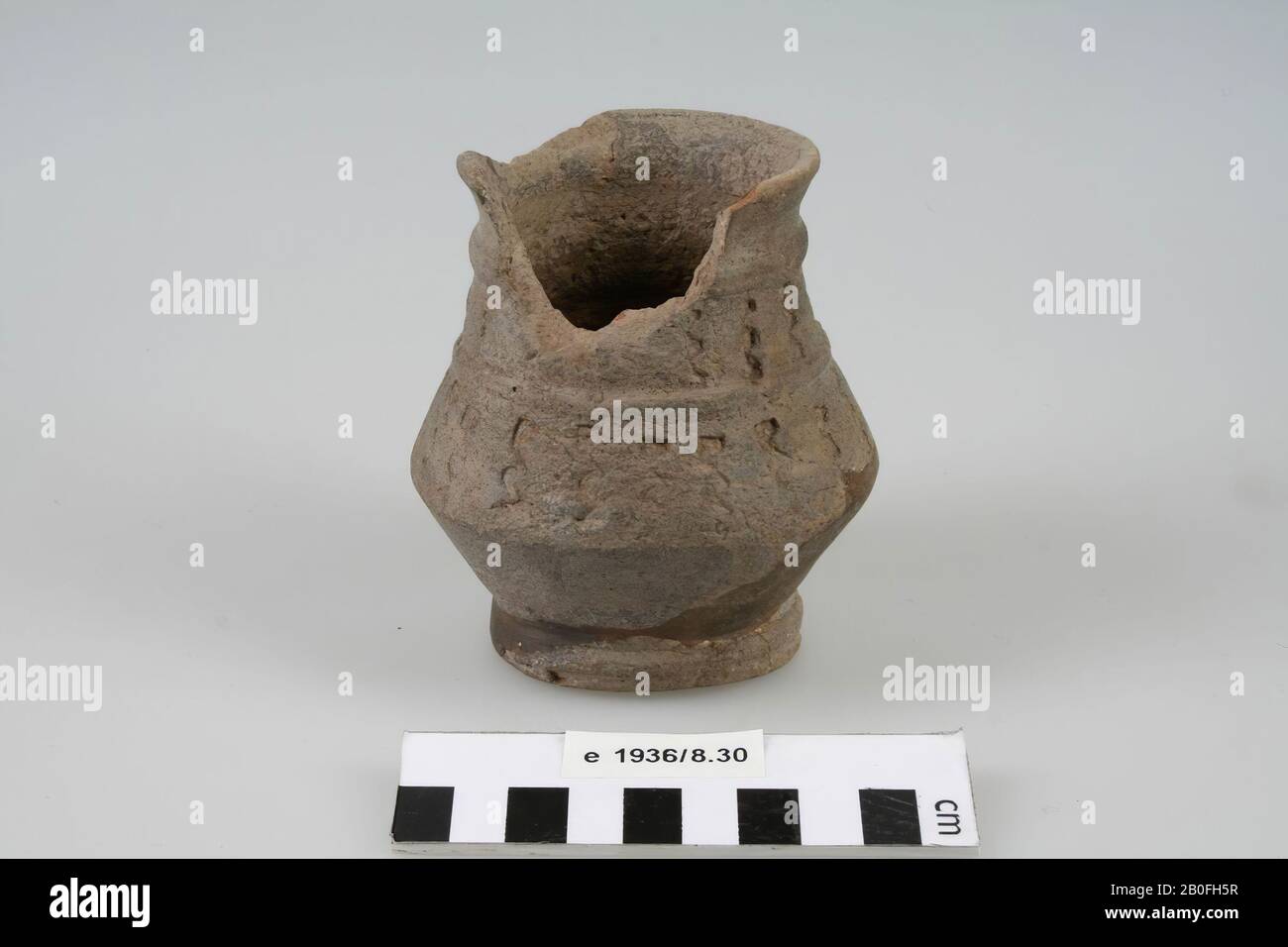 Paesi Bassi Medioevo, coppa, terracotta, Franchi, h, 10 cm, diam, 9,5 cm, vmeb 600-700, Paesi Bassi, Gelderland, Oost Gelre, Lievelde Foto Stock