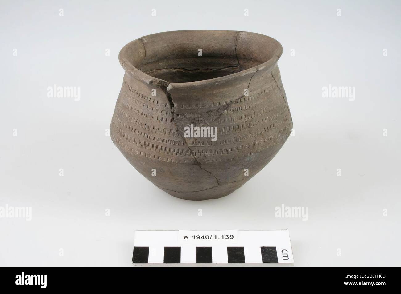Paesi Bassi Medioevo, nod pot, ceramica, Frankish, altezza, 10,5 cm, vmeb 600-700, Paesi Bassi, Gelderland, Putten, Putten Foto Stock