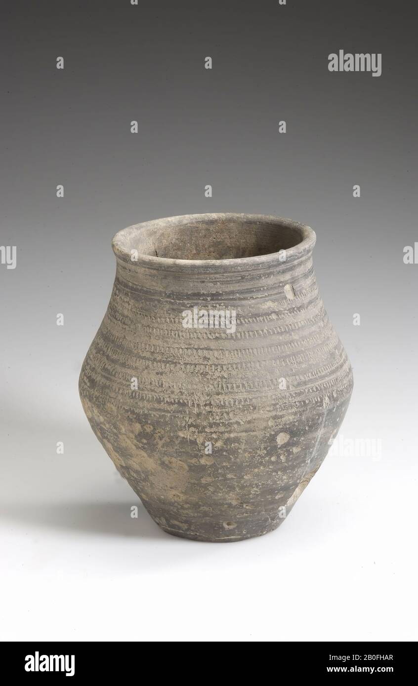 Paesi Bassi Medioevo, pentola, ceramica, Frankish, h, 15.5 cm, diam, 13.2 cm, vmeb 600-700 d.C., Paesi Bassi, Gelderland, Wageningen, Wageningen Foto Stock