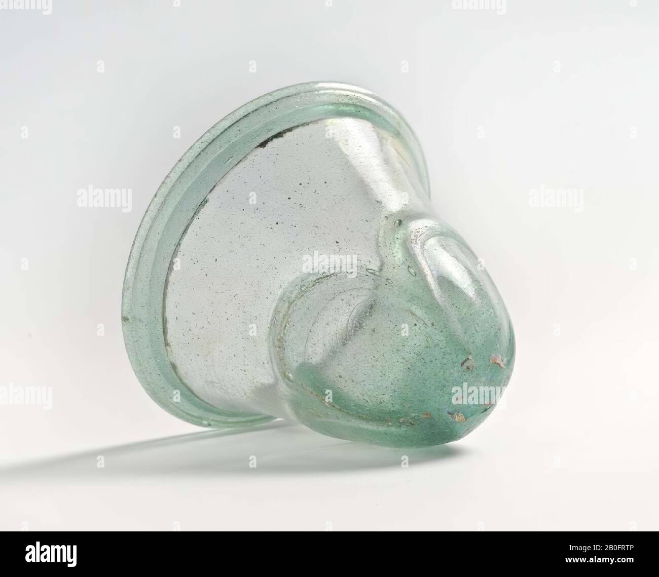 Pancia, croce sul fondo, vetro, altezza: 5,1 cm, vmeb 600-700, Paesi Bassi ?, sconosciuto, sconosciuto, sconosciuto Foto Stock