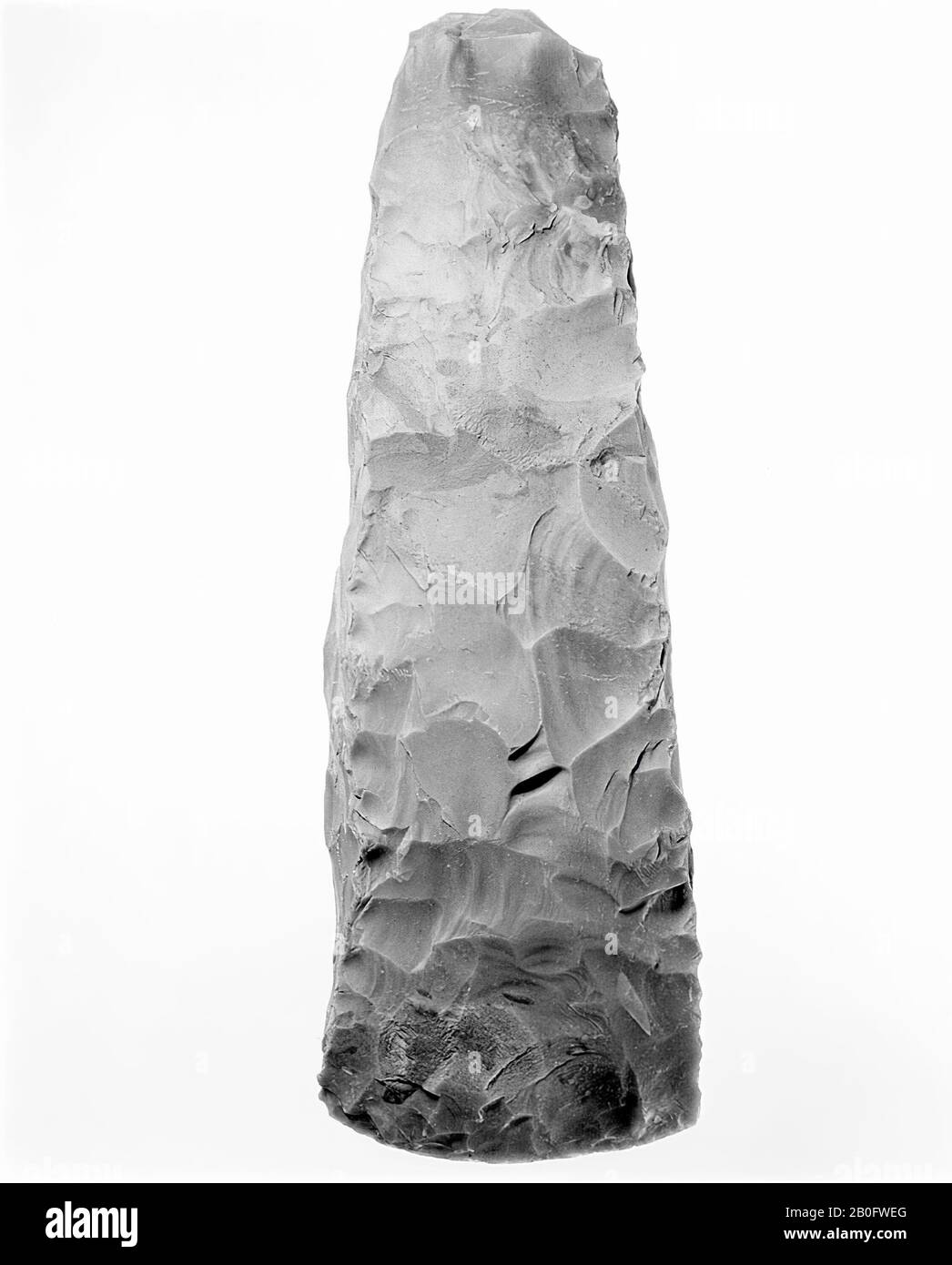flint ax (semi-finito, non ancora lucidato), tipo stretto, ascia, pietra, selce, 24,5 x 7,5 cm, preistoria -3400 Foto Stock