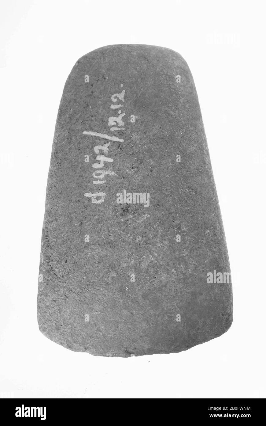 scalpello in pietra di calcare temprato, ascia, pietra, lunghezza: 8.2 cm, preistorico -4000 Foto Stock