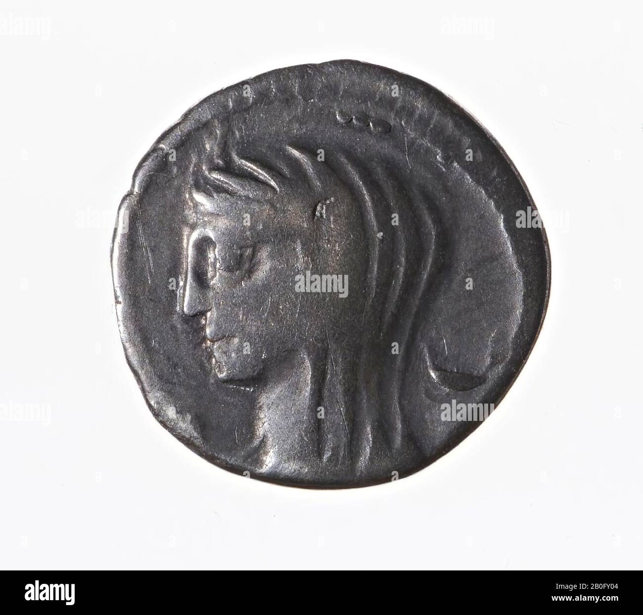 VZ: Testa Vesta n.l. con piatto d'offerta a destra, segno di spunta non visibile, Kz: Longinus lancia un voto, LONGIN III · VIR, moneta, denarius, L. Cassius Longinus, metallo, argento, Diam. 18 mm, peso 3,80 gr, Romano BC 63, sconosciuto, sconosciuto, sconosciuto Foto Stock