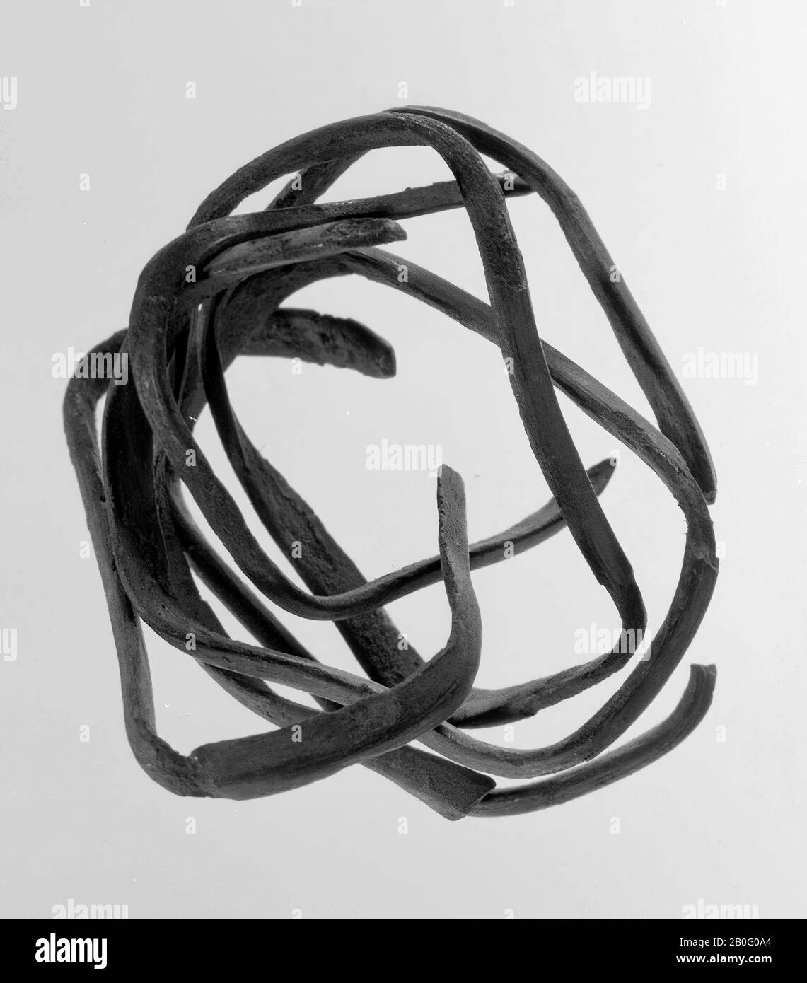 frammenti di raccordi a spirale piatti, frammenti, metallo, bronzo, preistoria -500 Foto Stock