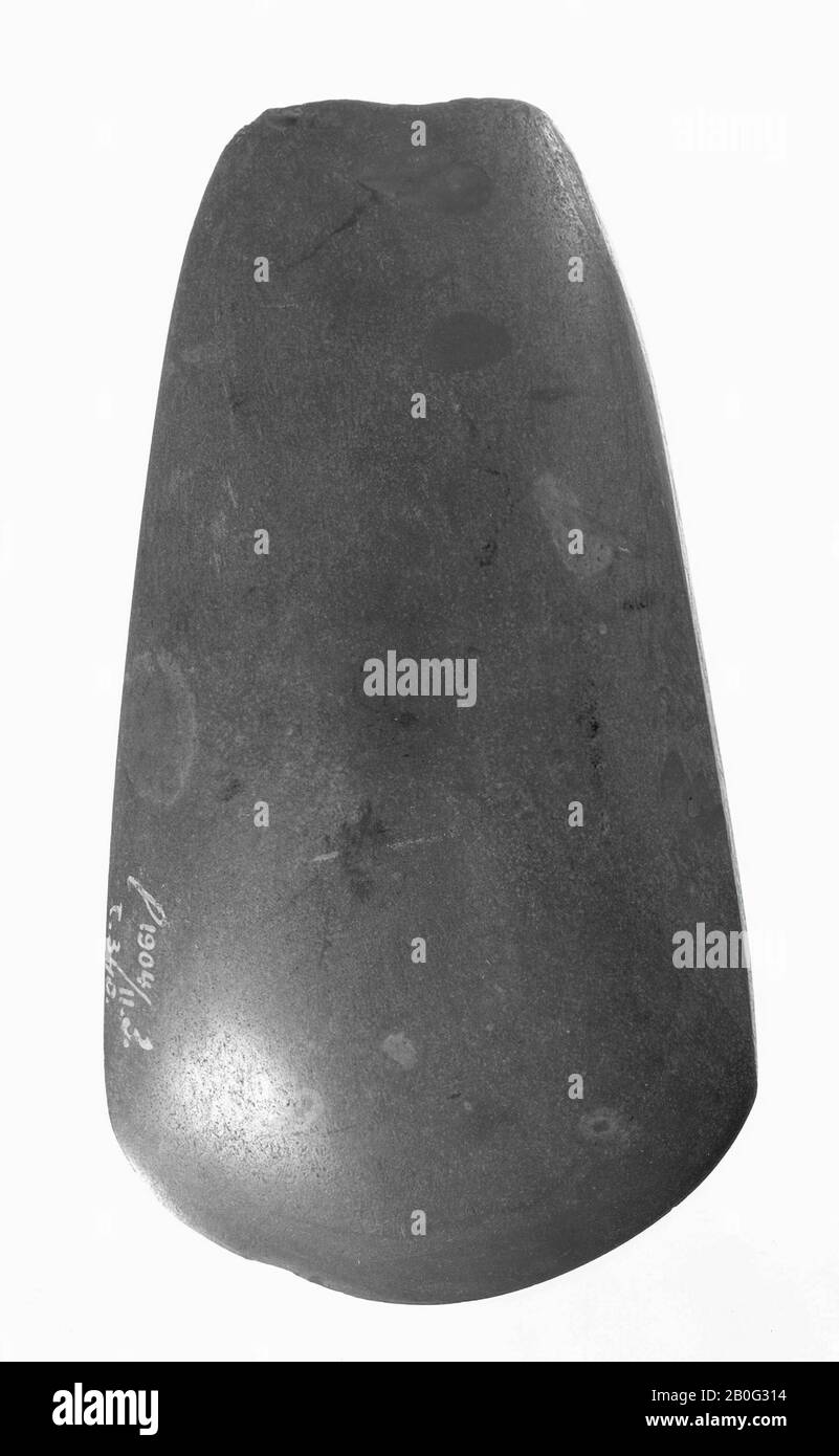 ascia lucidata di selce, ascia, pietra, lunghezza: 11.1 cm, preistorica -4000 Foto Stock