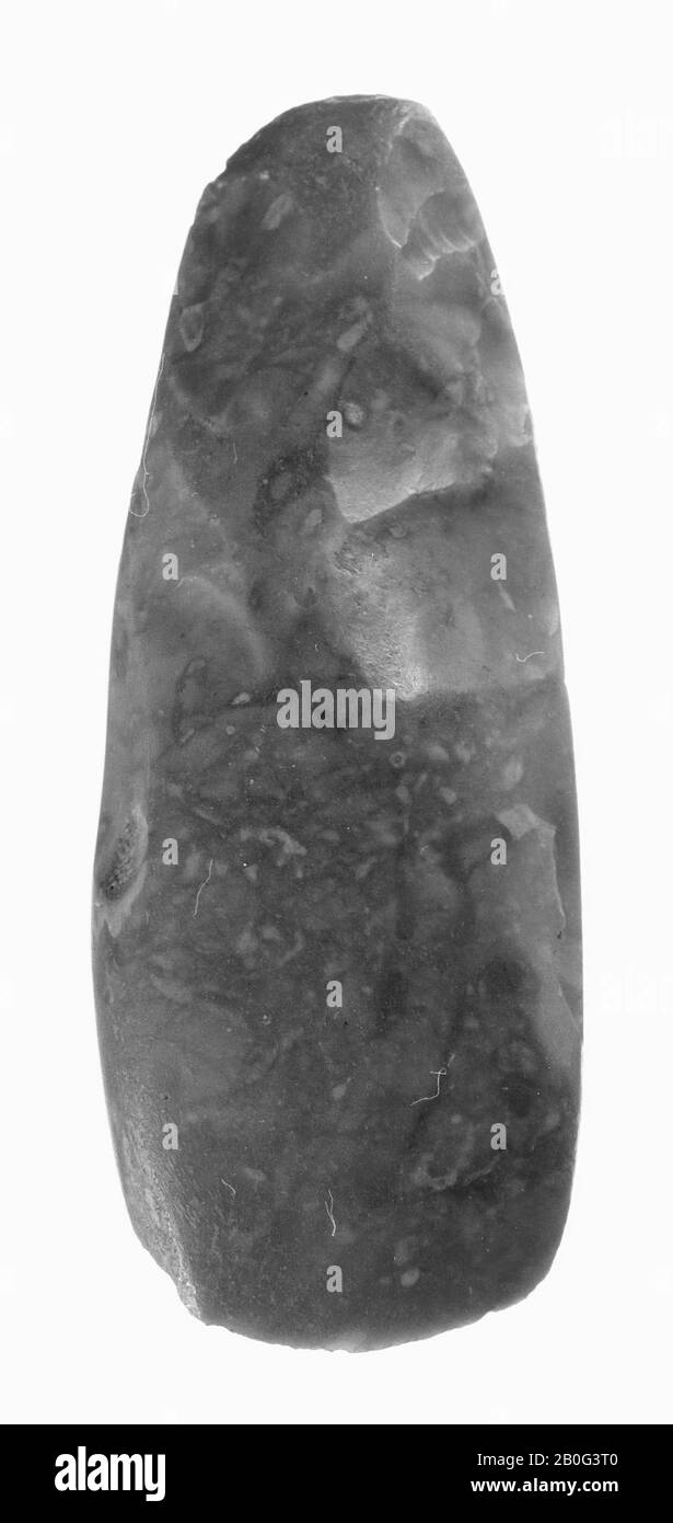 poco di grigio selce. Danneggiato, ascia, pietra, selce, lunghezza: 7,4 cm, preistorico -4000 Foto Stock