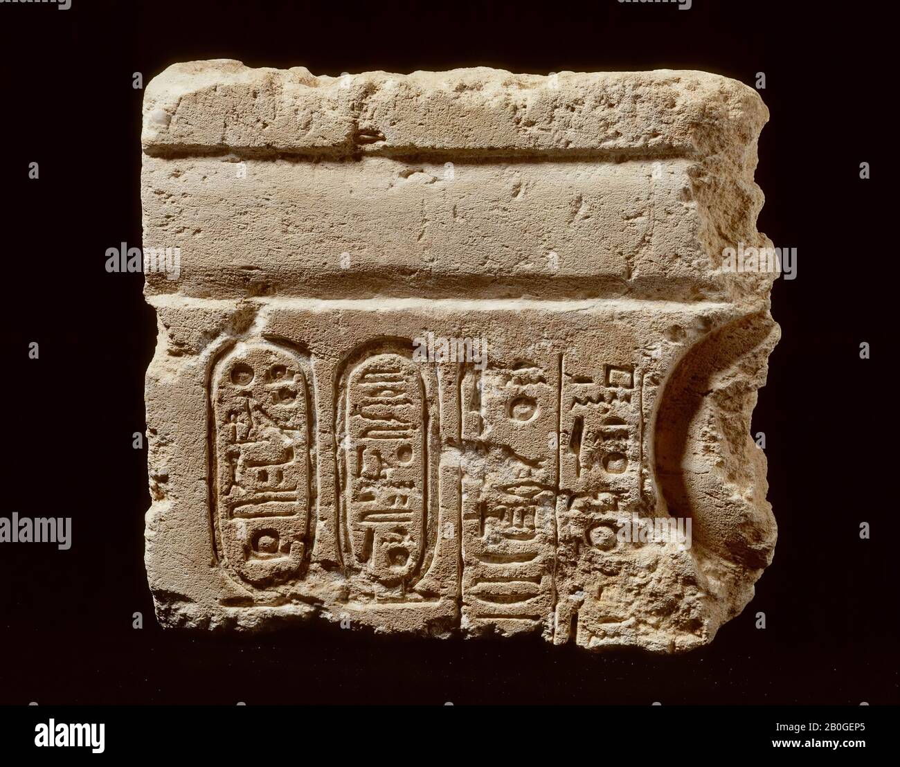 Iscrizione, cartouche, Aton, rilievo, calcare, 24 x 25,5 x 6,3 cm, New Empire, Dinastia 18th, Akhenaten 1351-1334 a.C., Egitto Foto Stock