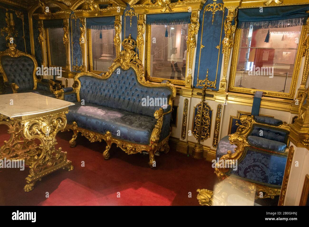 All'interno della berlina di nel Verkehrsmuseum Nürnberg (Museo dei trasporti di Norimberga), Norimberga, Baviera, Germania. Foto Stock