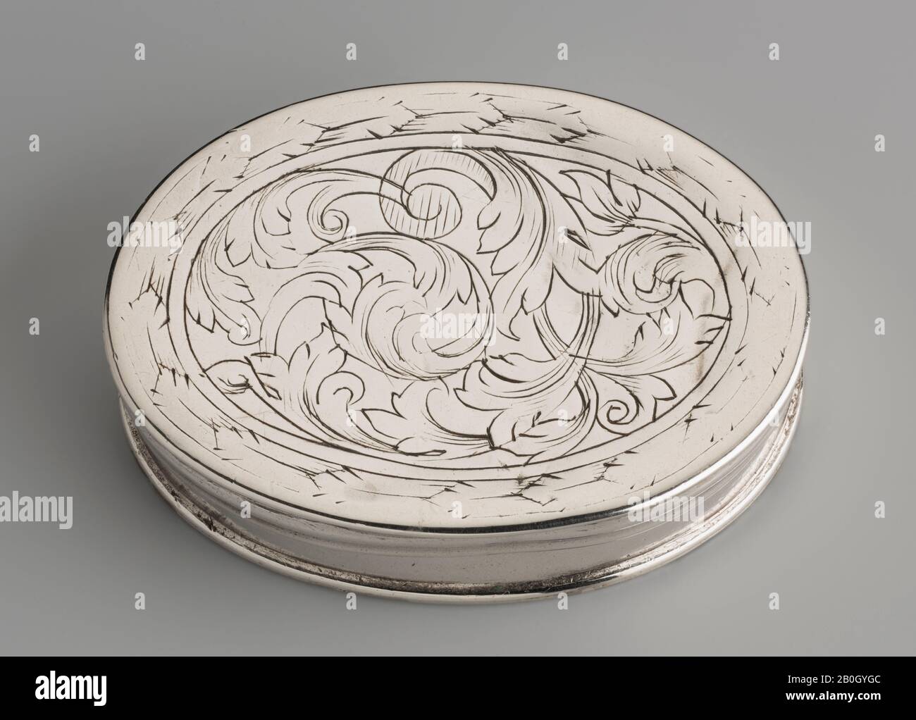 Isaac Anthony, Americano, 1690–1773, Patch Box, C. 1750, Argento, Totale: 5/16 x 1 11/16 in. (0,9 x 4,3 cm Foto Stock