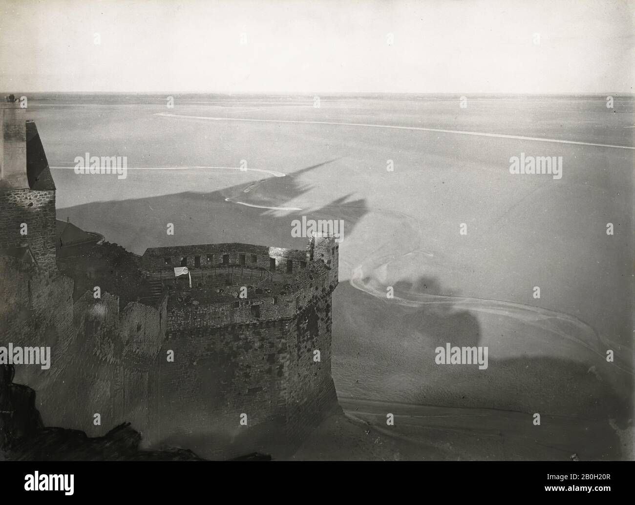 Félix Thiollier, Francese, 1842–1914, Mont St. Michel, C. 1910, Stampa Gelatina-argento, H: 26.00 cm, L: 35.80 cm Foto Stock