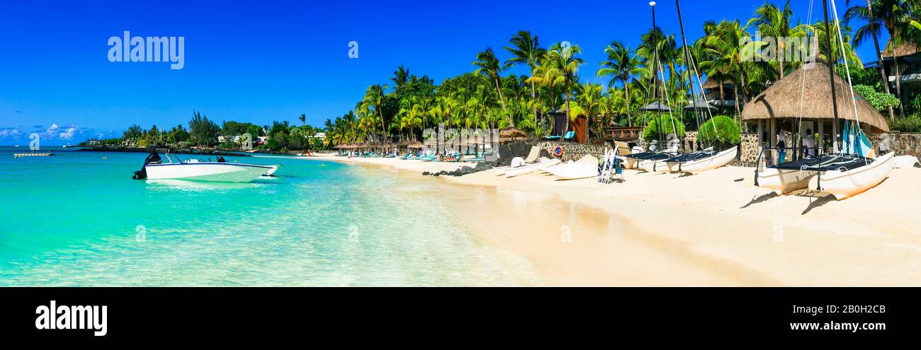 Resort di lusso e belle spiagge dell'isola di Mauritius. Vacanze tropicali Foto Stock