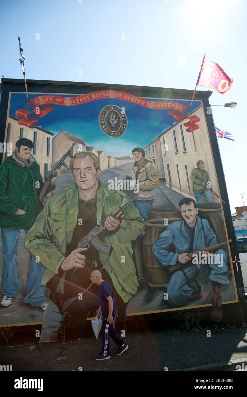 14.07.2019, Belfast, Irlanda del Nord, Gran Bretagna - Mural protestante, Shankill Road, parte protestante di West Belfast. 00A190714D348CAROEX.JPG [MODALITÀ Foto Stock