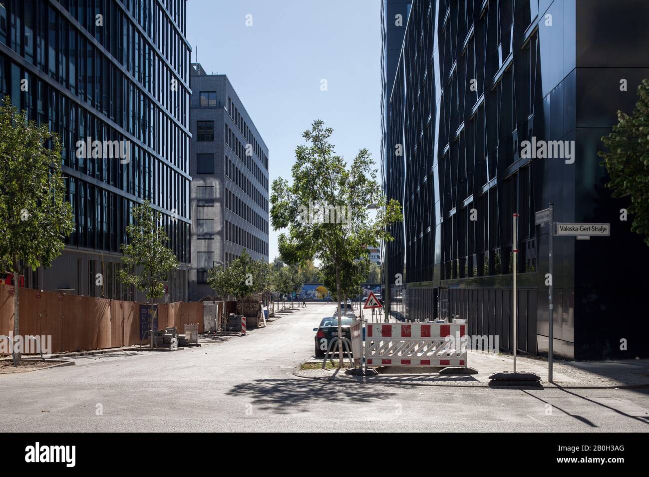 30.09.2018, Berlino, Berlino, Germania - progetto di costruzione intorno alla Mercedes-Benz Arena poco prima del completamento a Edith-Kiss-Strasse a Berlino-Fr Foto Stock