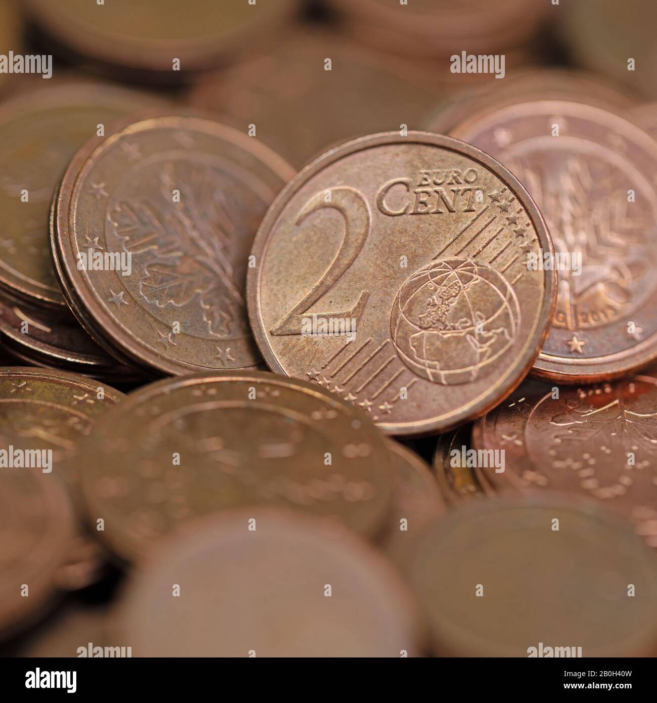 Monete da piccolo centesimo in euro in un primo piano Foto Stock