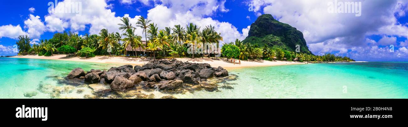 Paesaggio tropicale dell'isola. Mauritius con belle spiagge e resort di lusso. Vacanze tranquille e rilassanti Foto Stock