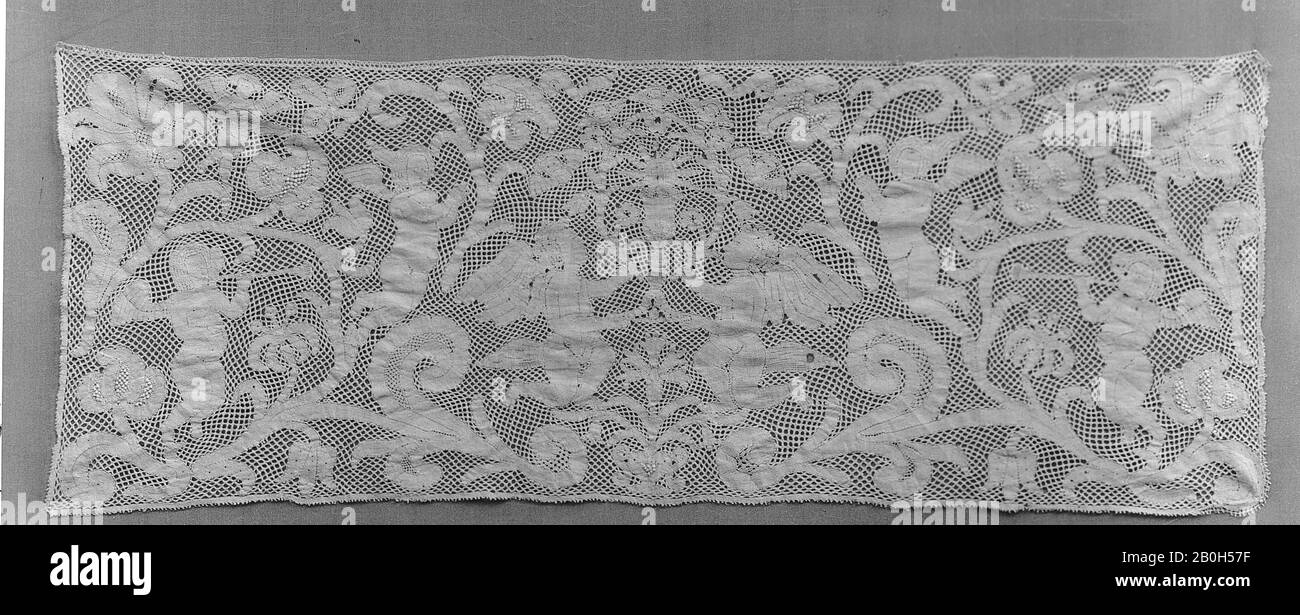 Pannello, Italiano, 17th secolo, Italiano, merletto A Bobina, merletto Milanese, L. 25 x W. 9 1/2 pollici (63,5 x 24,1 cm), Textiles-Laces Foto Stock