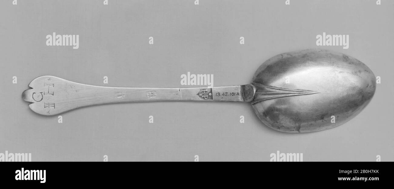 H. P., London, Spoon, British, London, H. P., London (attivo 1693 dopo 1697), 1696–97, British, London, Silver, 7 1/8 x 2 3/4 in. (18,1 x 7 cm), Metallo-argento Foto Stock