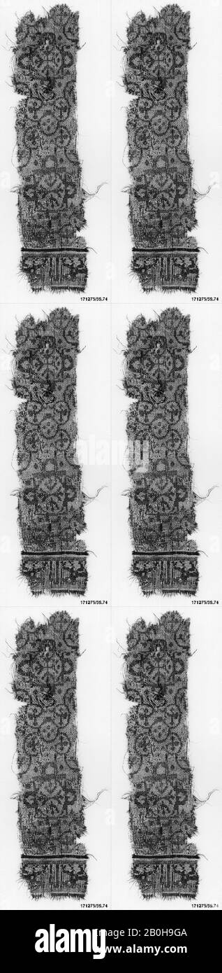 Frammento, 8th secolo, Attribuito all'Egitto, Fustat, lana, 24 pollici di altezza 6,00 pollici di larghezza (61 cm di altezza 15,2 cm di larghezza), tessuto tessile Foto Stock