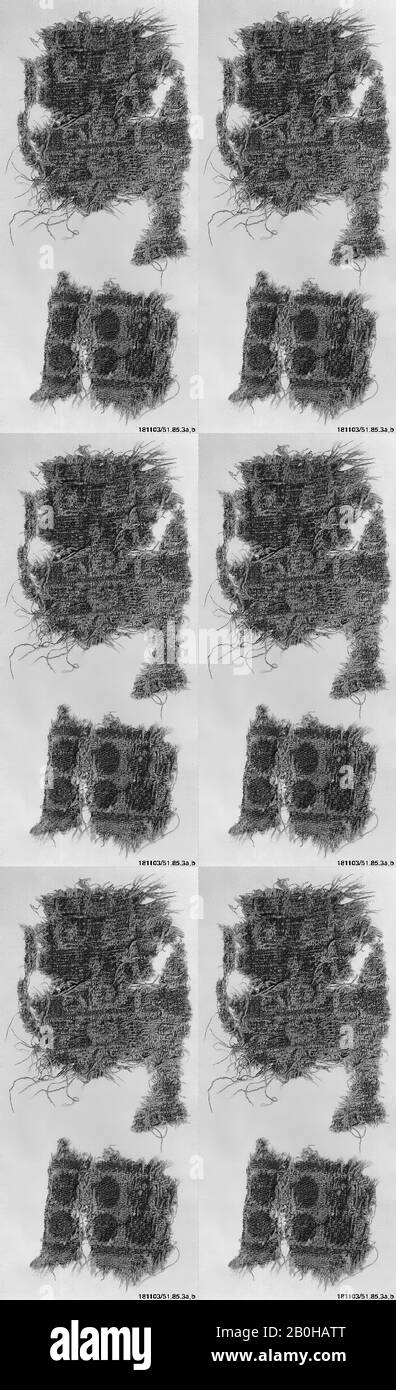 Rug Frammento, Frammento, 8th-9th secolo, Attribuito ad Egitto, lana, 4,12 pollici di altezza 4,00 pollici di larghezza (10,5 cm di altezza 10,2 cm di larghezza), Textiles-Tappeti Foto Stock
