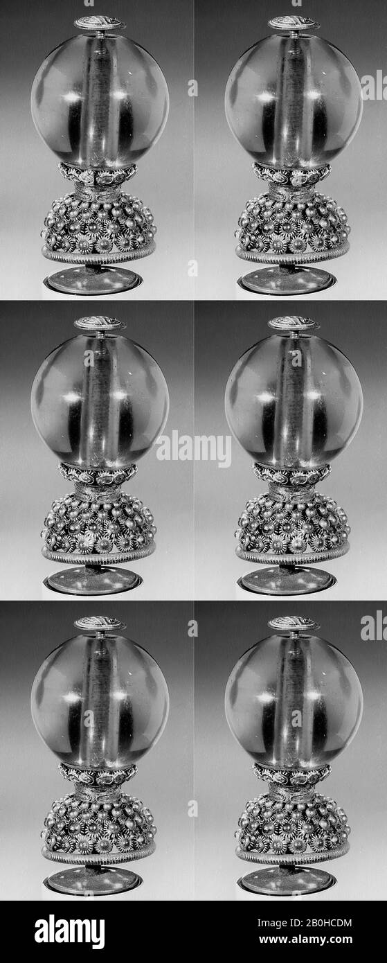 Hat Finial, Cina, dinastia Qing fine (1644–1911), Data inizio 20th secolo, Cina, vetro pale blu Pechino, H. 2 1/2 in. (6,4 cm), Gioielli Foto Stock